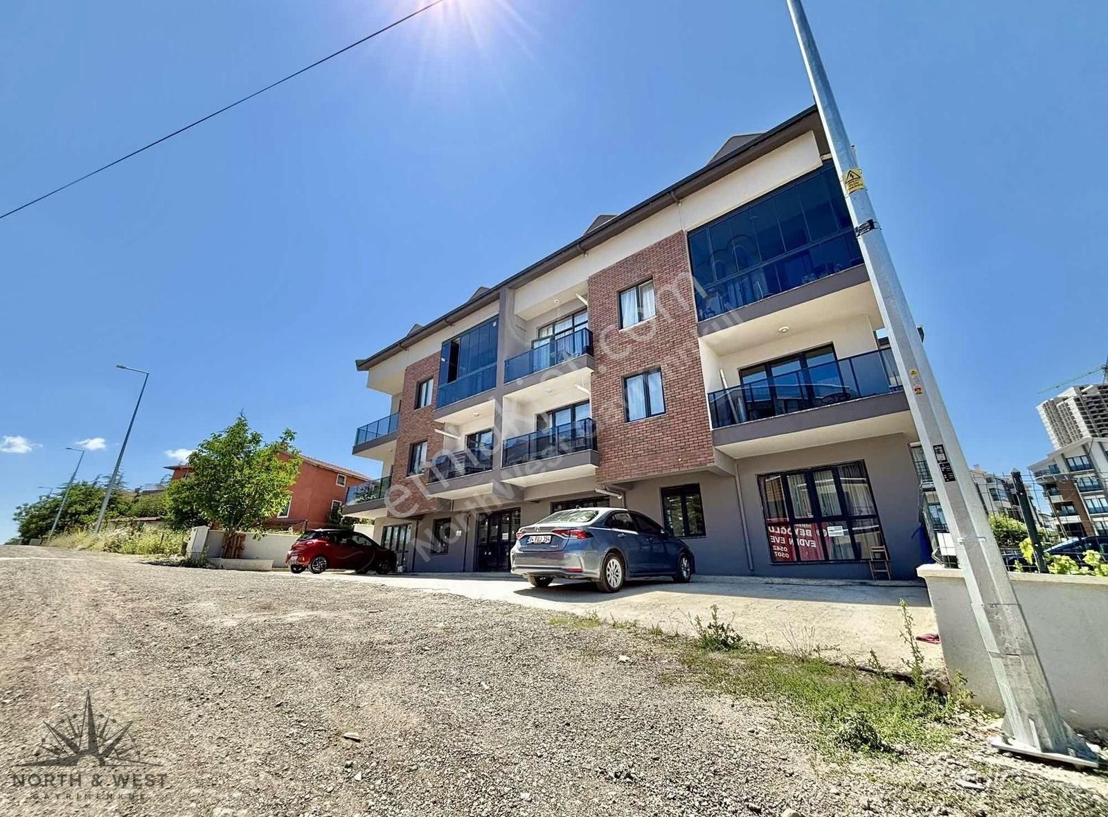 North&west'ten Ara Kat Önü Açık Manzaralı Kiralık 1+1 Daire