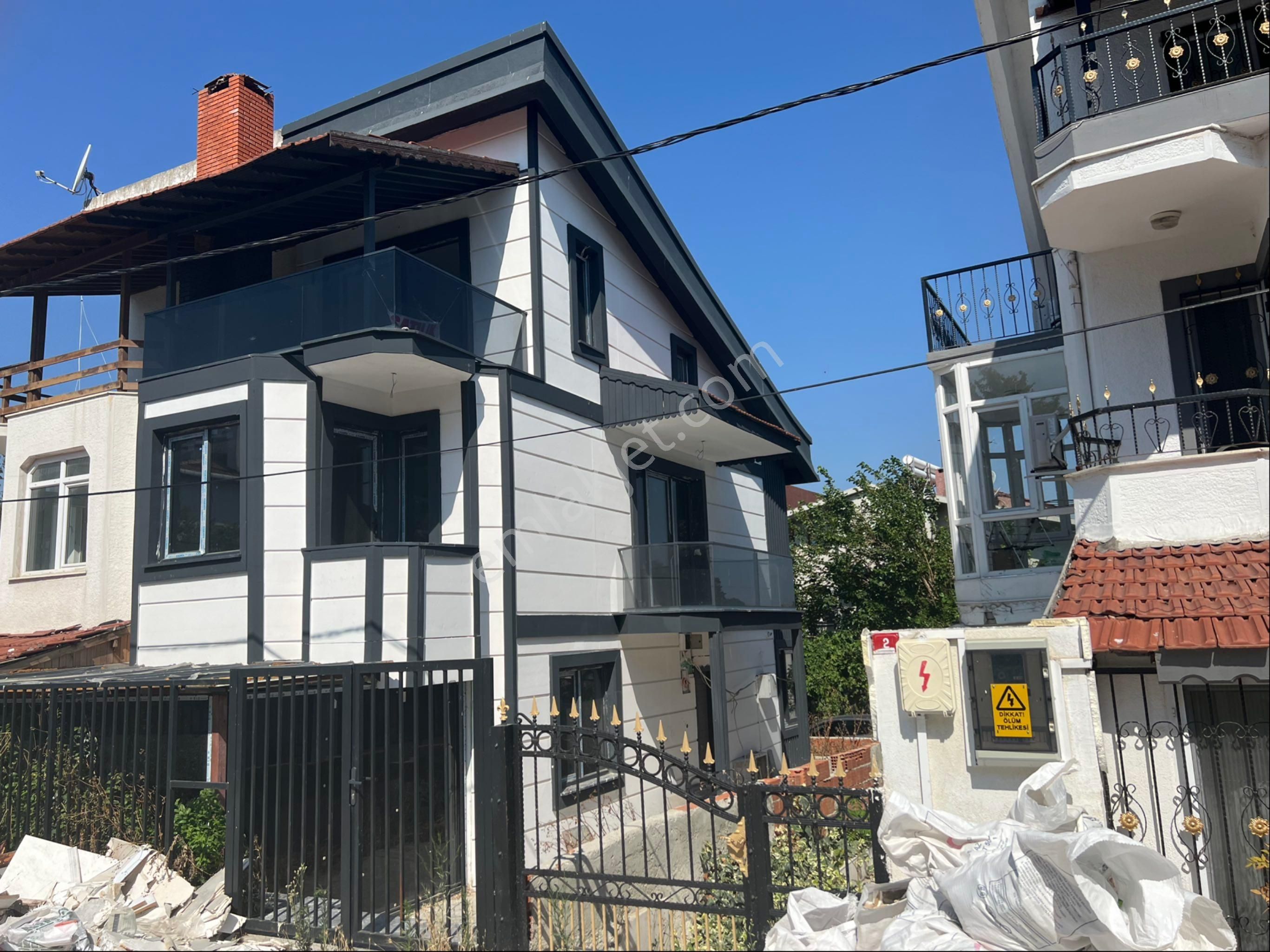 Ashill’den Gürpınar Dereağzında Villa