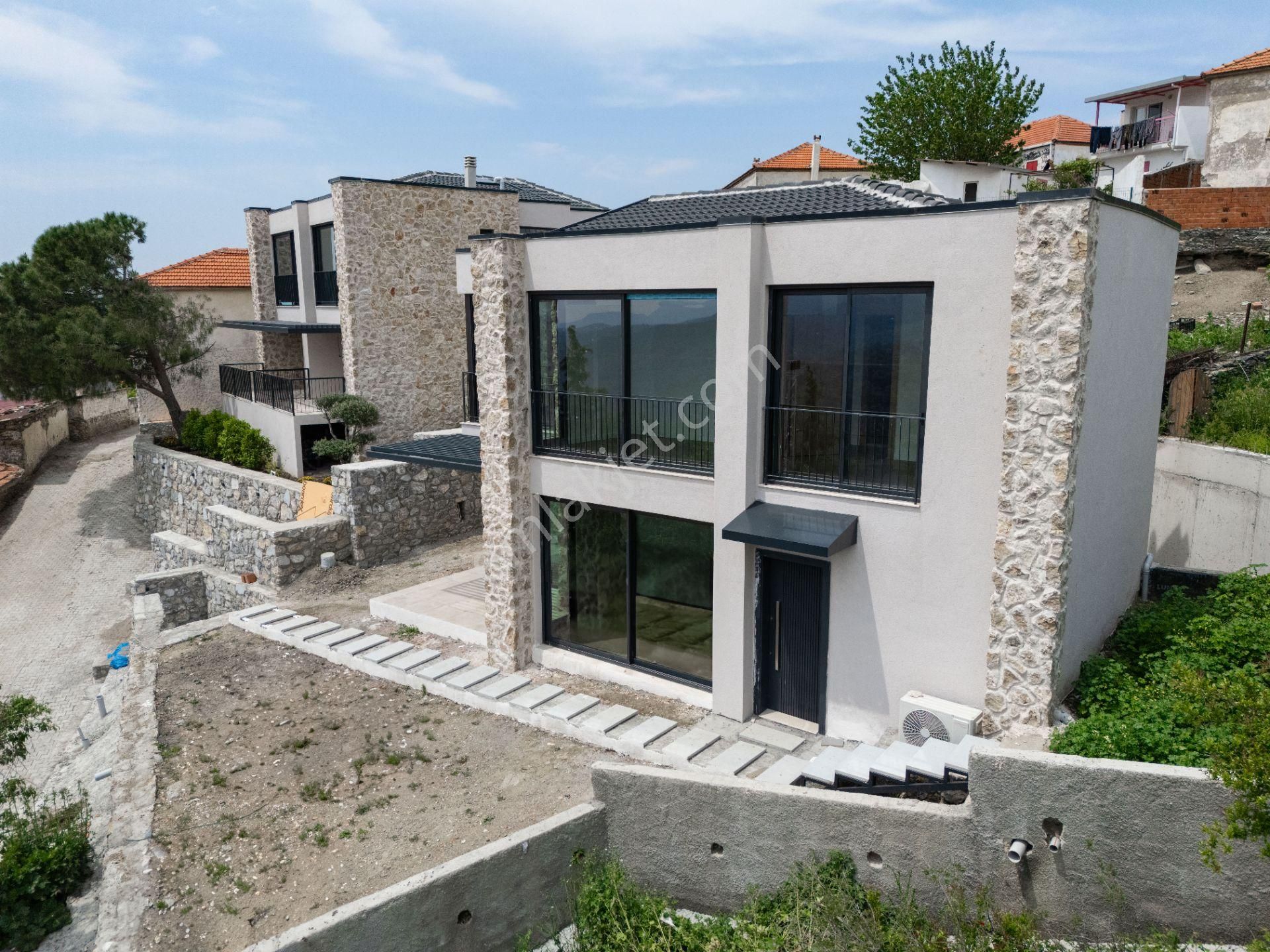 Seferihisar Gödence'de Satılık 2+1 Lüks 2025 Yapımı Taş Villa - Görsel 5