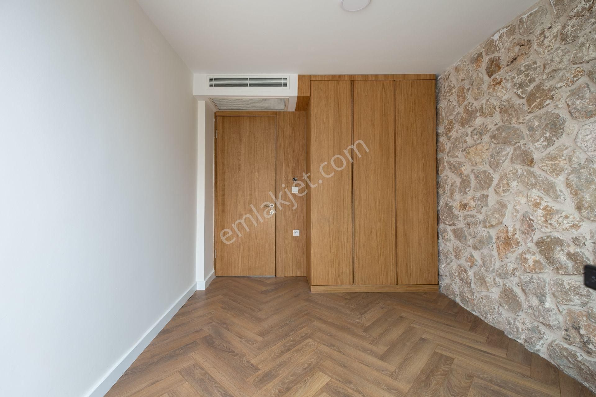 Seferihisar Gödence'de Satılık 2+1 Lüks 2025 Yapımı Taş Villa - Görsel 24