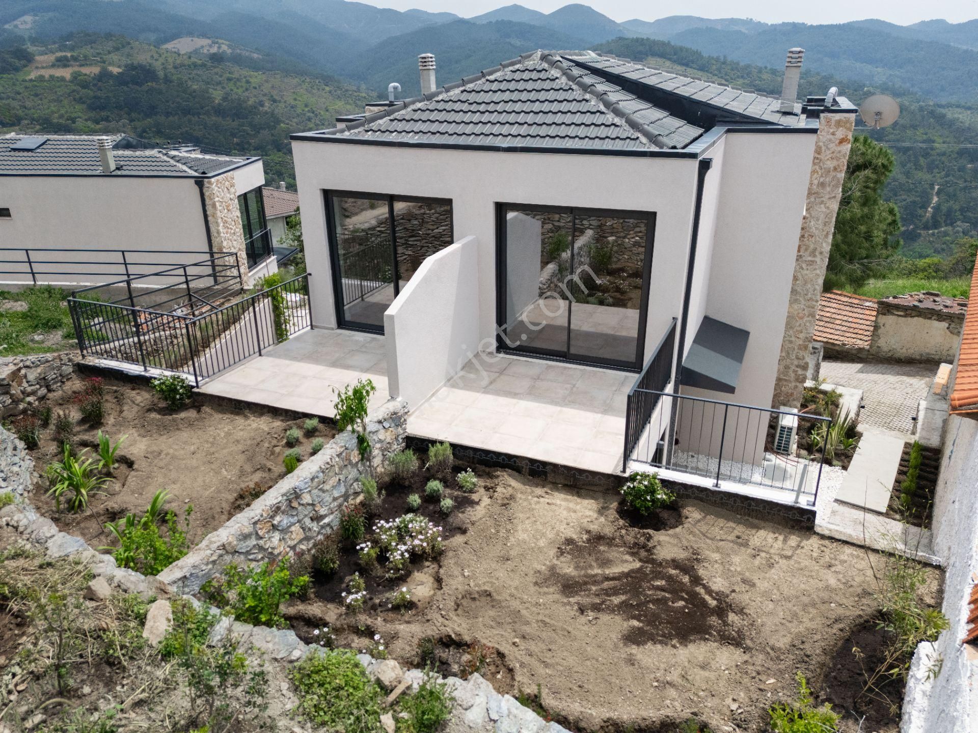 Seferihisar Gödence'de Satılık 2+1 Lüks 2025 Yapımı Taş Villa - Görsel 9