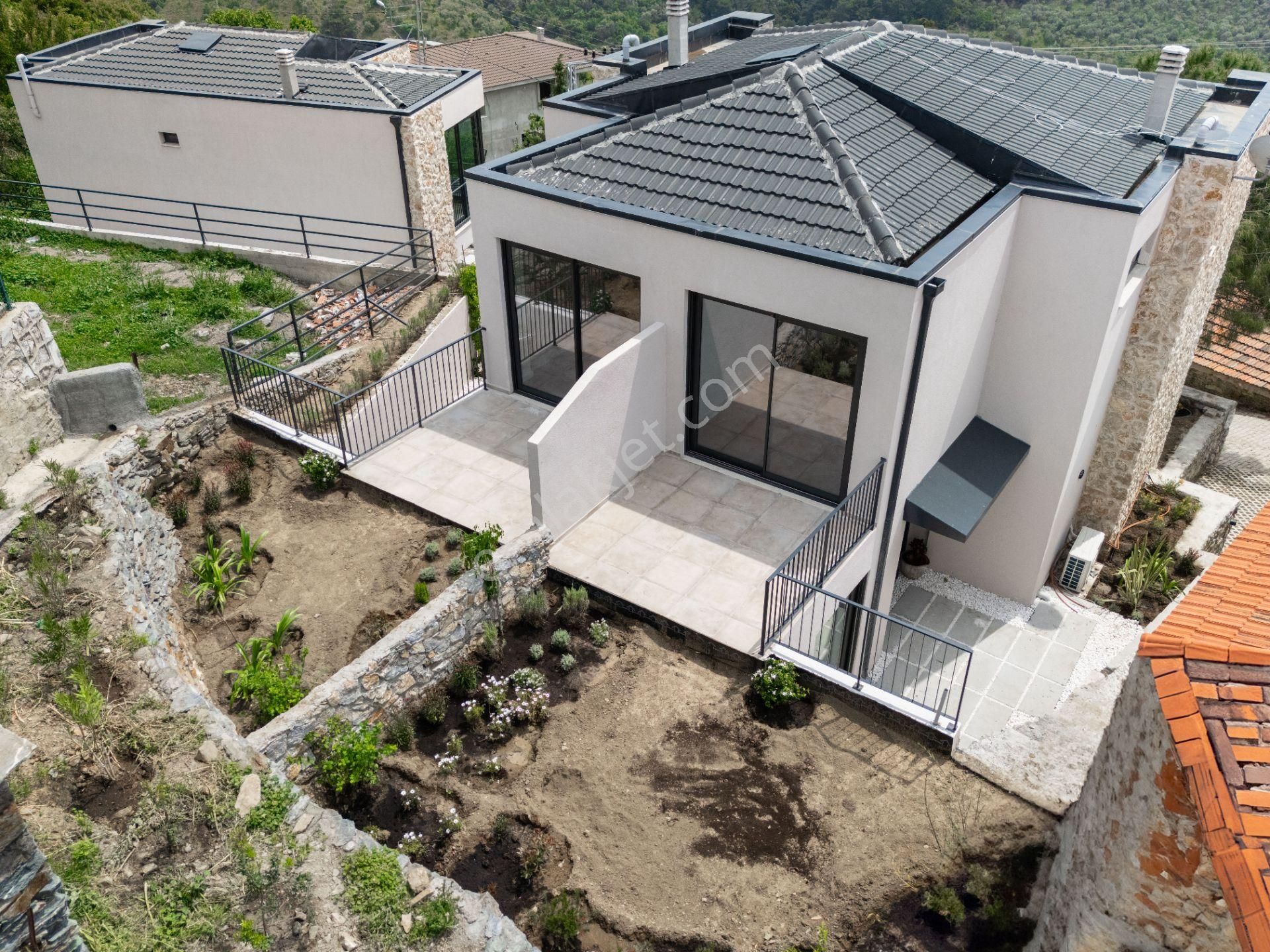 Seferihisar Gödence'de Satılık 2+1 Lüks 2025 Yapımı Taş Villa - Görsel 10