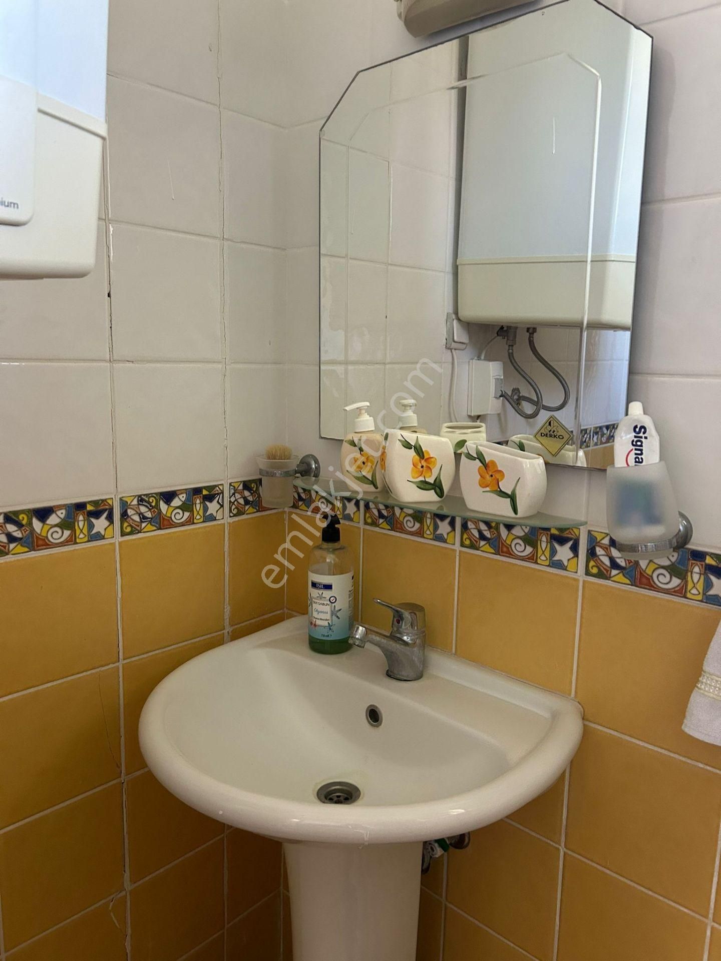 Dikili'de Site İçinde Köşe Harika Konumda 3+1 Tripleks Villa - Görsel 23