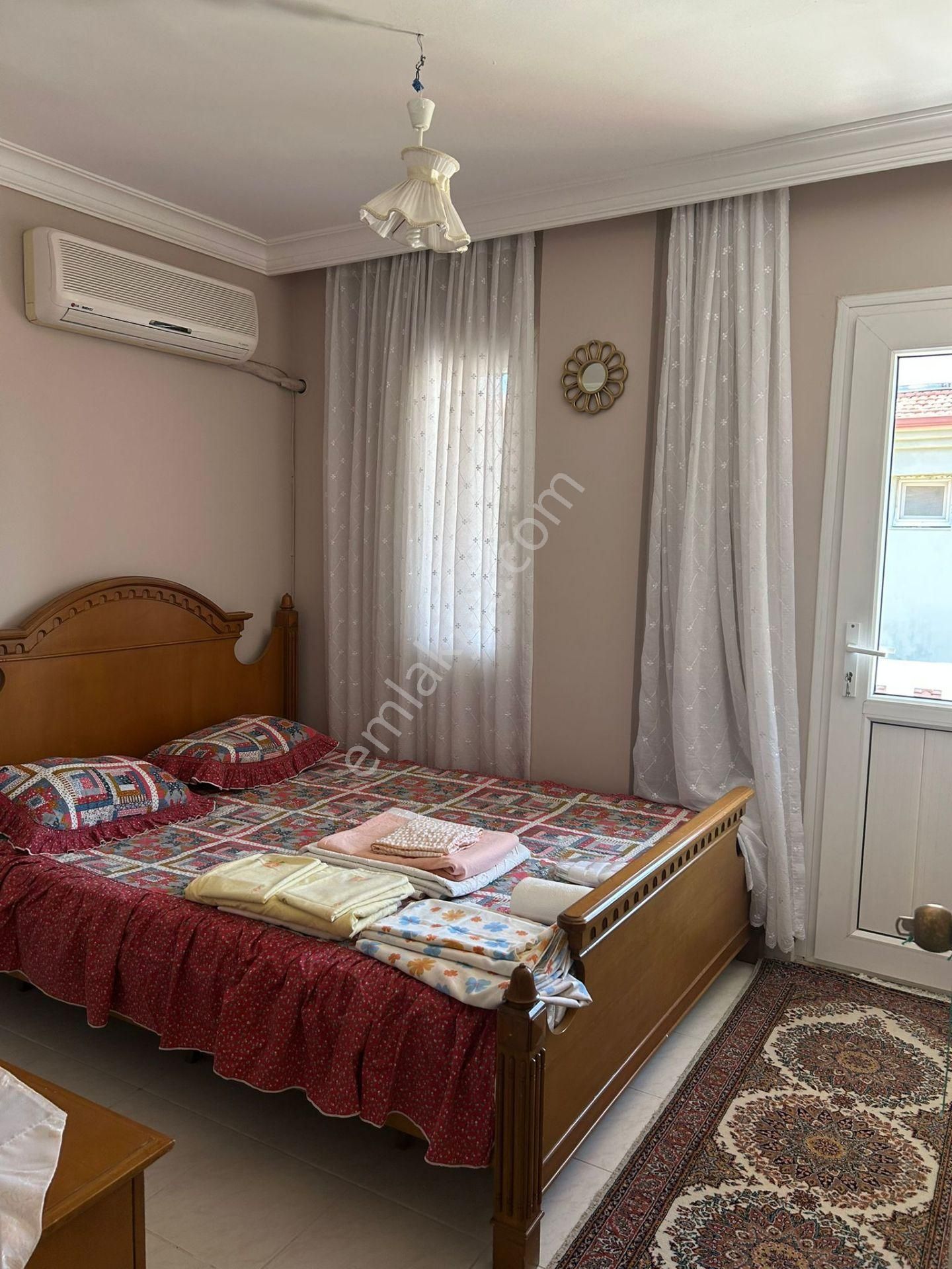 Dikili'de Site İçinde Köşe Harika Konumda 3+1 Tripleks Villa - Görsel 16