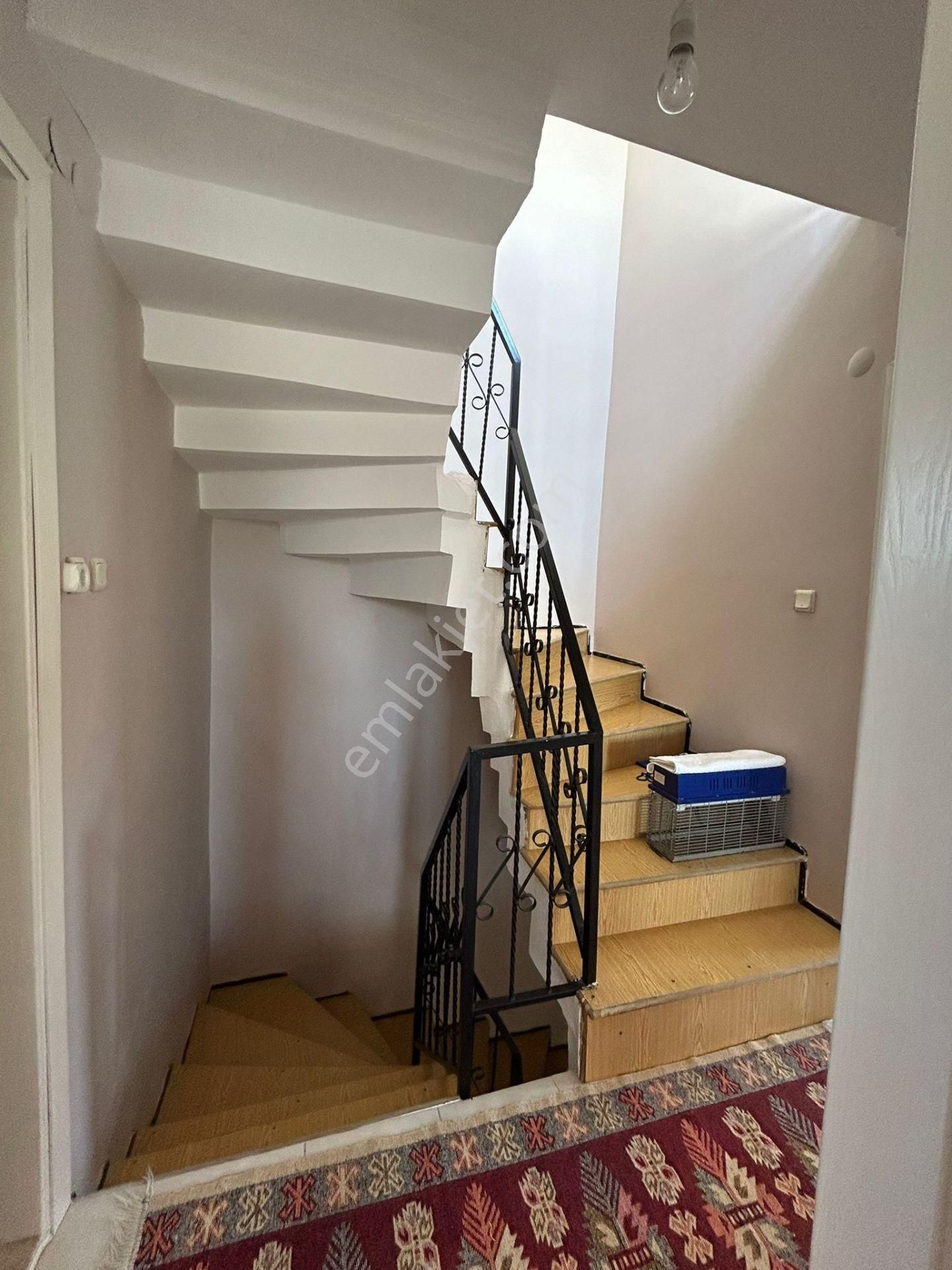 Dikili'de Site İçinde Köşe Harika Konumda 3+1 Tripleks Villa - Görsel 10