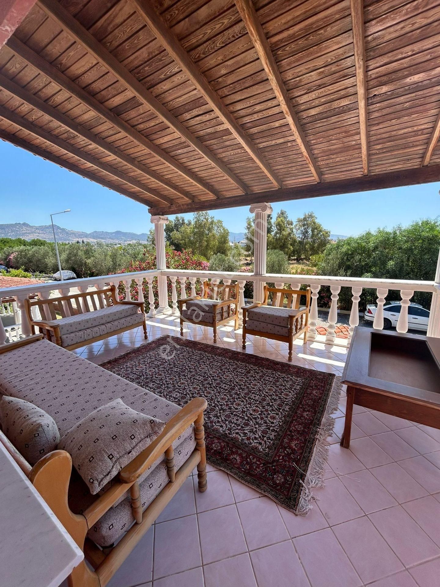 Dikili'de Site İçinde Köşe Harika Konumda 3+1 Tripleks Villa - Görsel 12