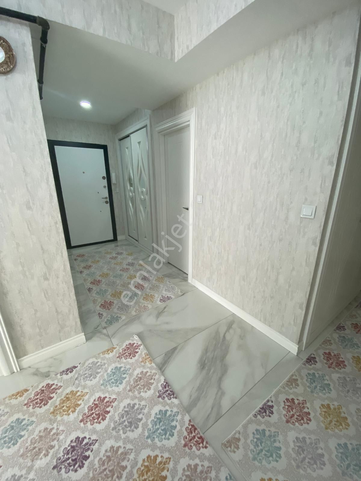 Nevroz Civarinda Bulunan 3+1 Lüks Dairemiz Acilen Satılıktır