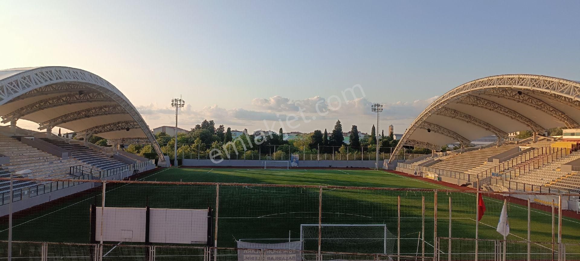 Merkezi Konumda Önü Açık Büyük Ferah Kiralık 3+1 Daire...