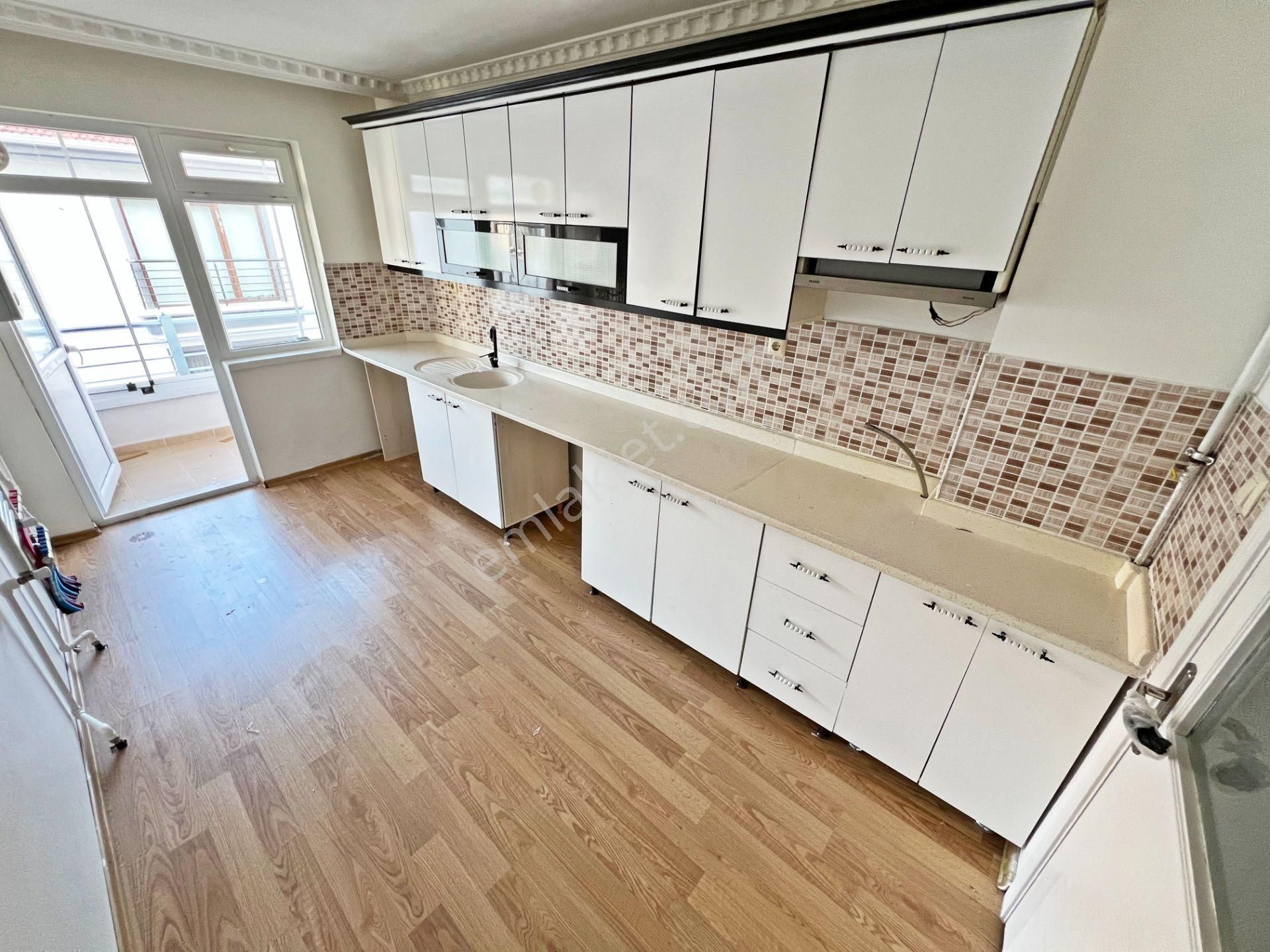 Yayla Muhsin Yazıcıoğlu İ.o. Yakını 2.katta Asansörlü 3+1 Mantolamalı Kiralık Daire