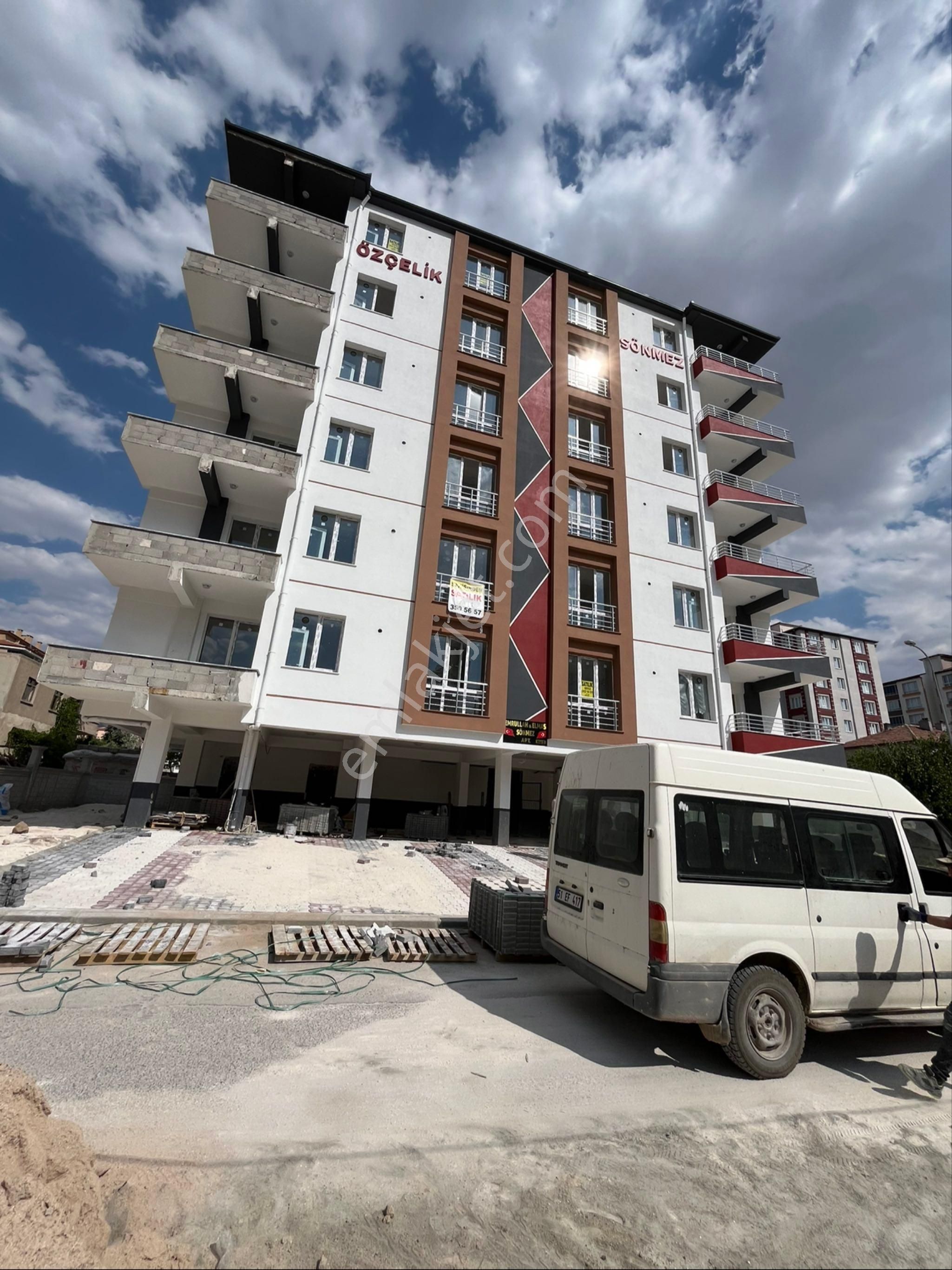 Niğde Merkez İlhanlı Mah Dedeli Bağ Cami Yanı İçerisi Yapılı Satılık Daireler