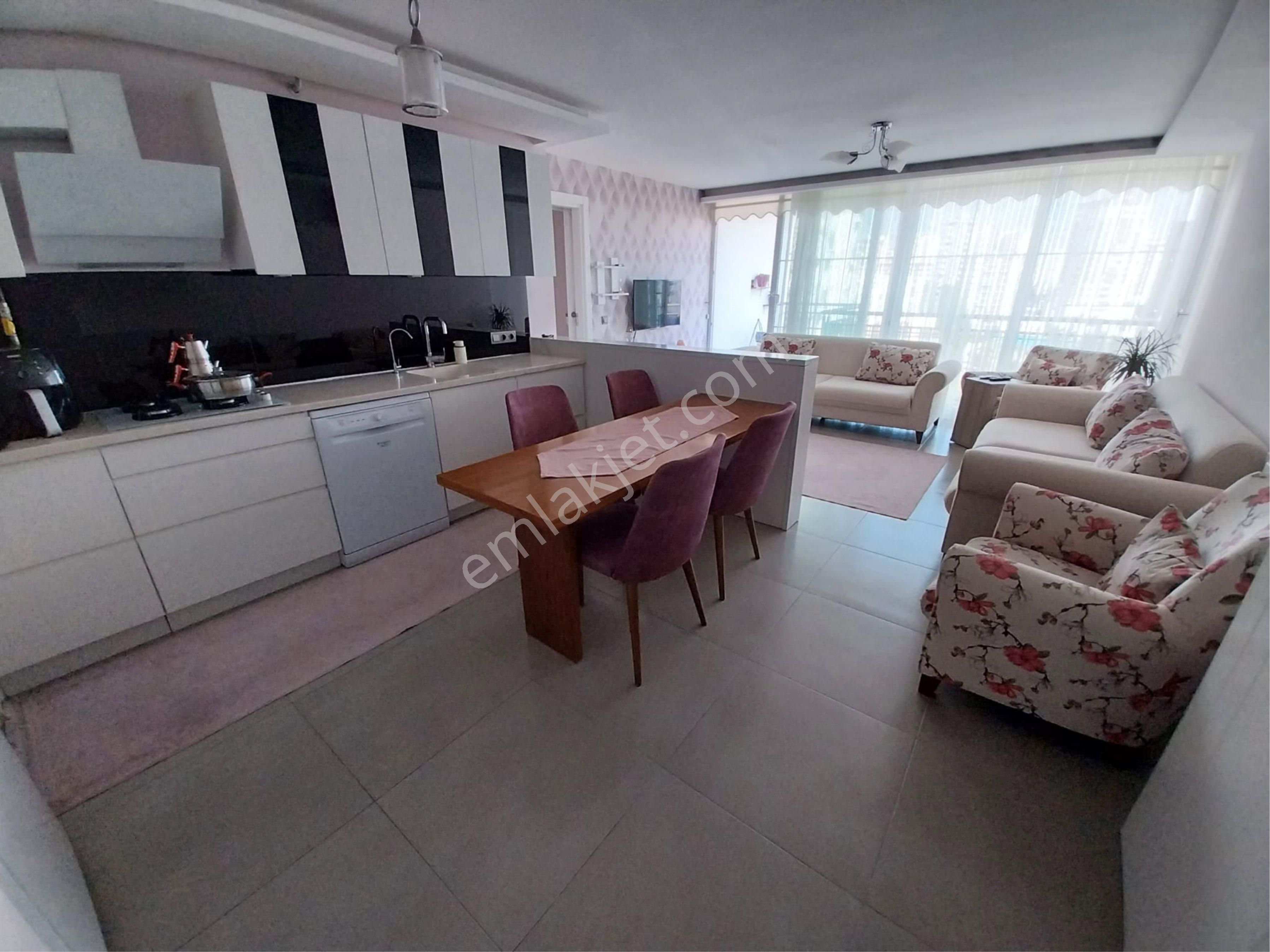 Pınar Mah. Prestijli Sitede 3+1 – Giyinme Odalı, Lüks Yaşam Sizi Bekliyor!