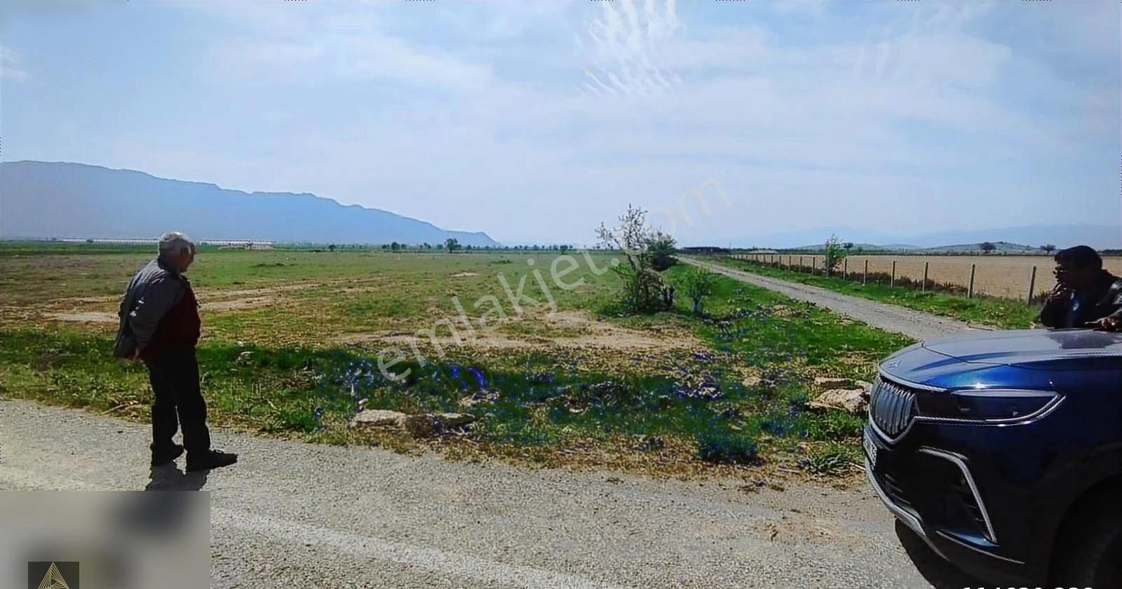 Asfalt Yol Cepheli Toplam 20 Dönüm