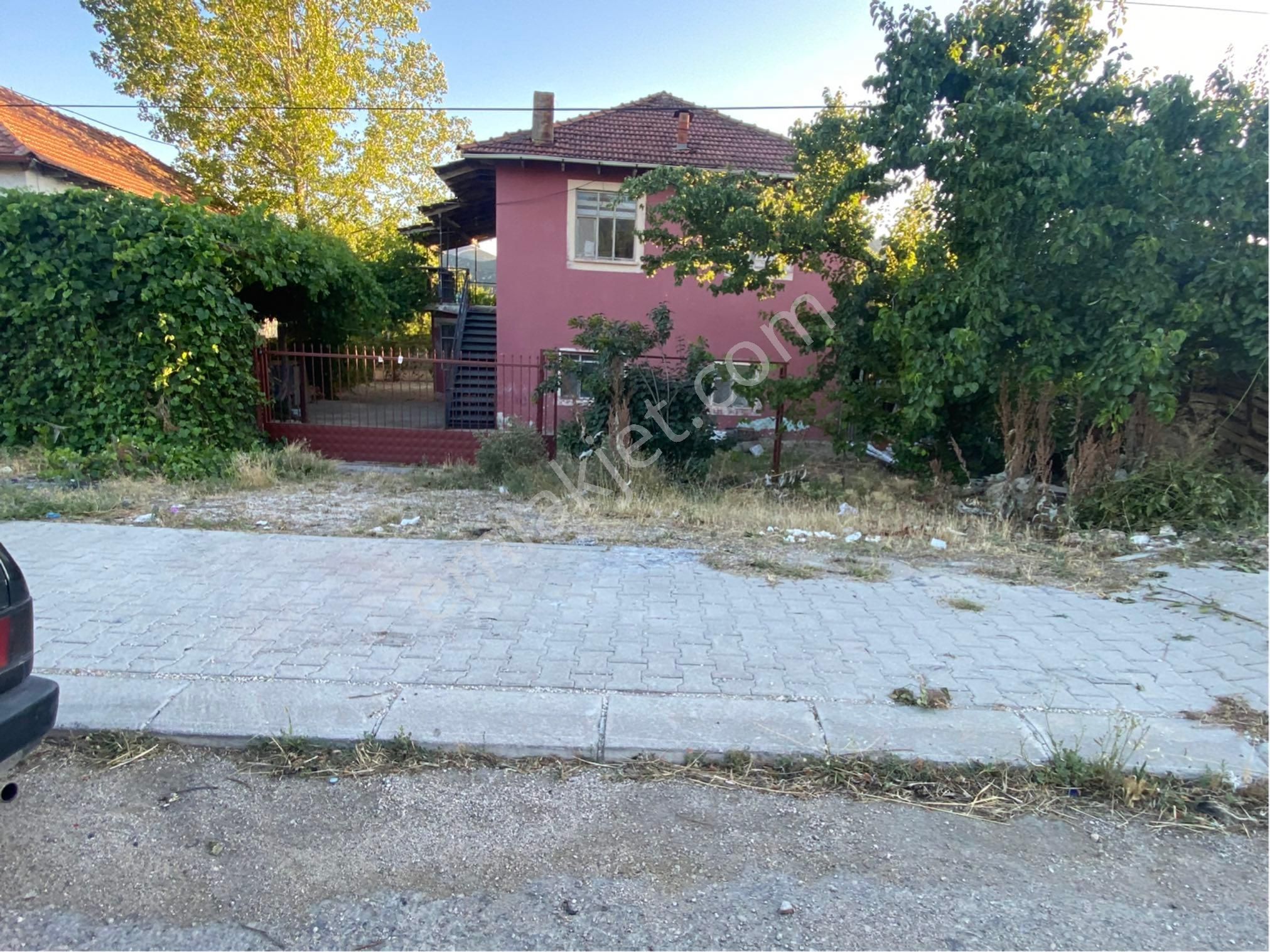 Antalya Korkuteli Yolu Üzeri Satılık Ev
