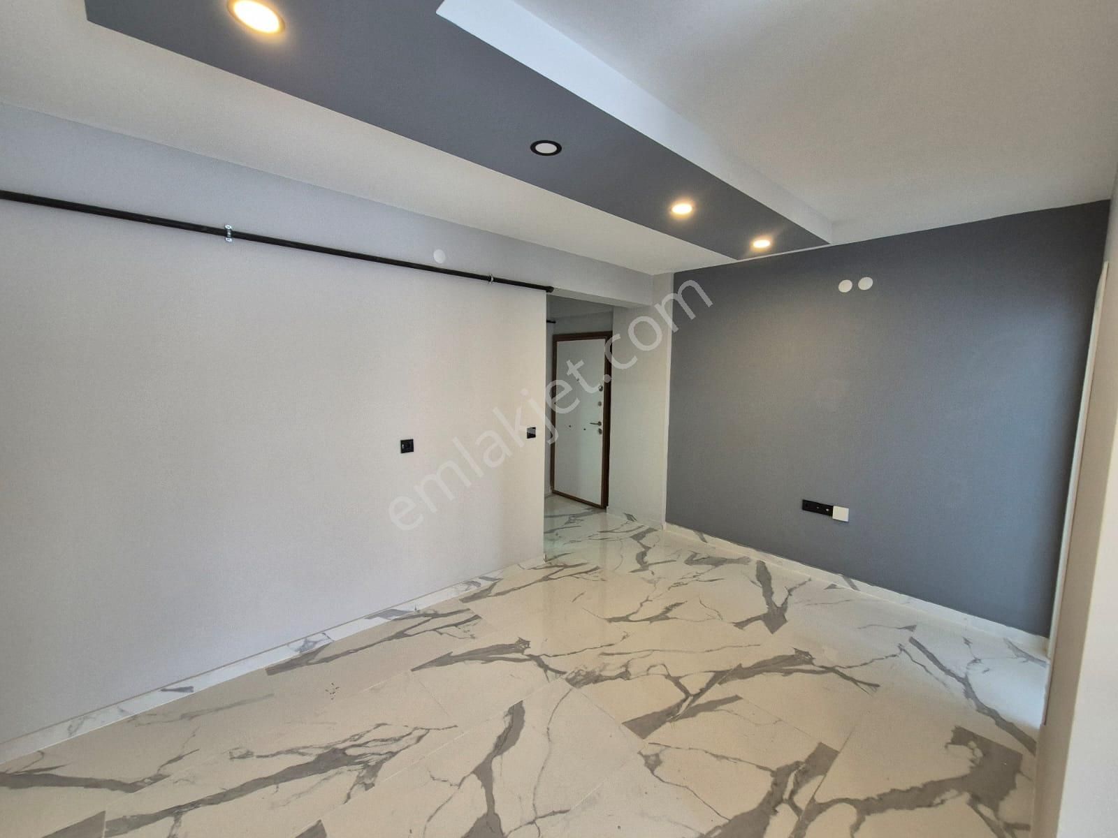 New Emlak'tan Üniversite Dibinde 1+1 Apart