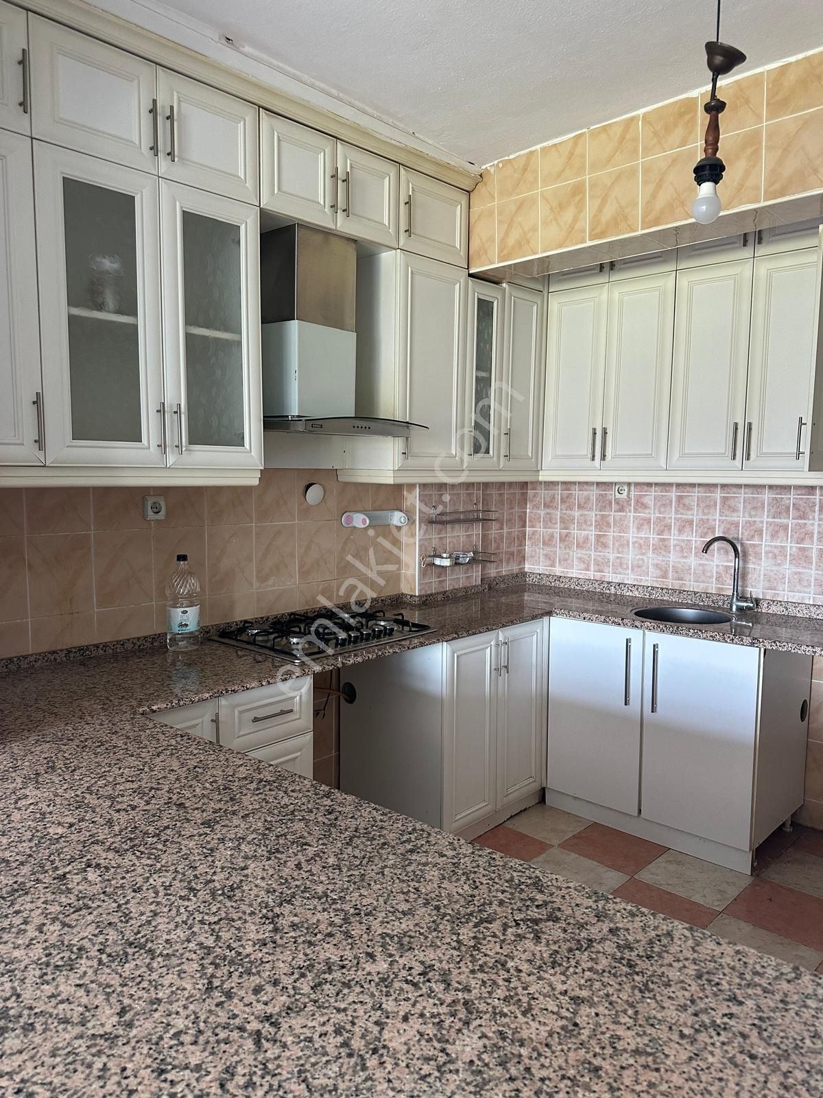 Menemen Merkezde'de Satılık 2+1 Süper Konumlu Daire - Görsel 3