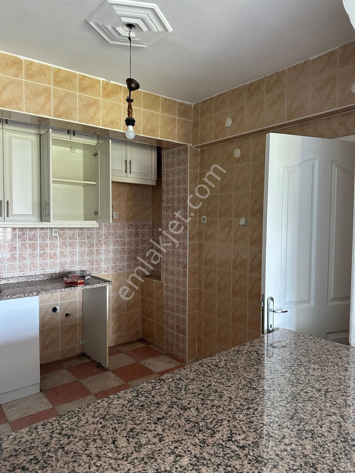 Menemen Merkezde'de Satılık 2+1 Süper Konumlu Daire - Görsel 5