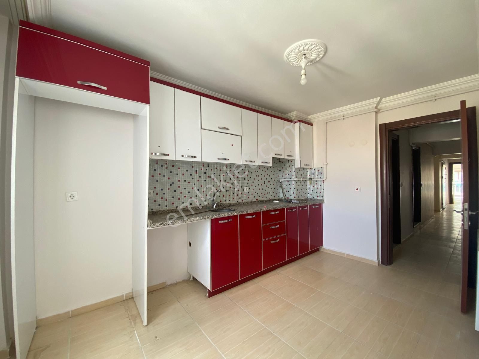 Muradiye Mahallesi 3+1 140 M2 5 Katlının 4 Katı Kombi Dogalgazlı