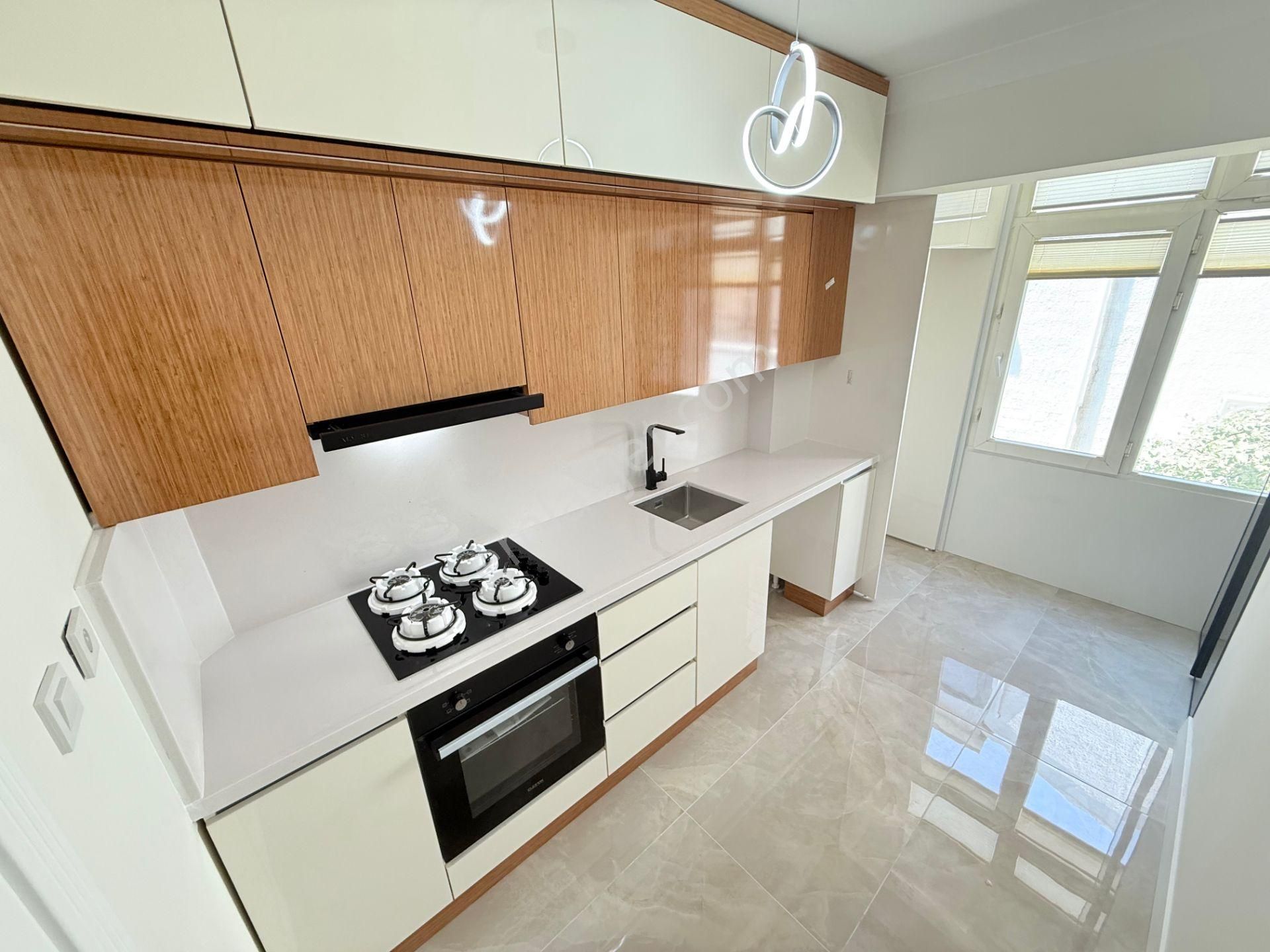 Akçay Utku'dan Yeni Mahallede Denize 50 Mt Full Yapılı 3+1 Daire