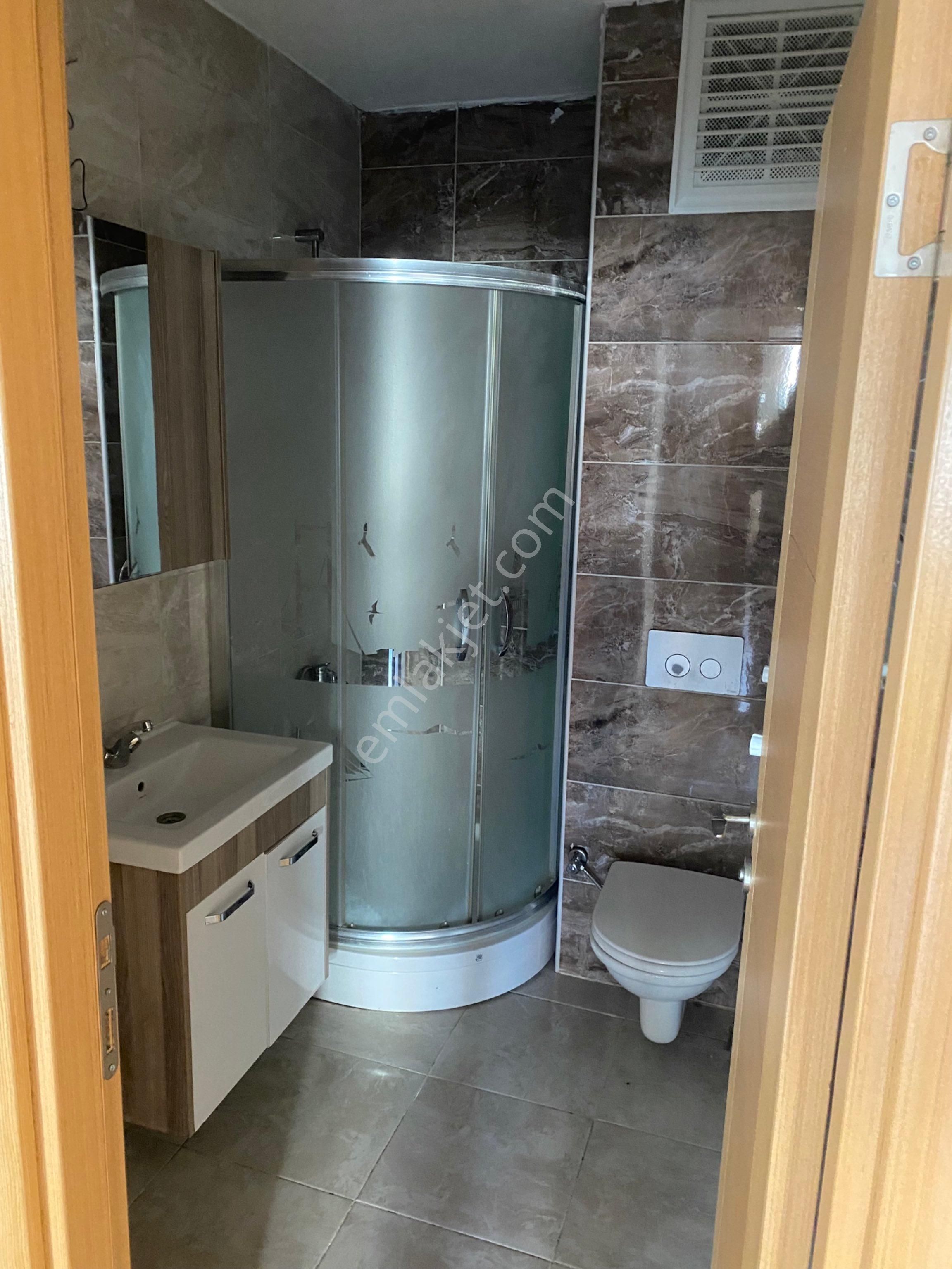 Adliye Ve Hastaneye Yürüme Mesafesinde 2+1 İskanlı Daire