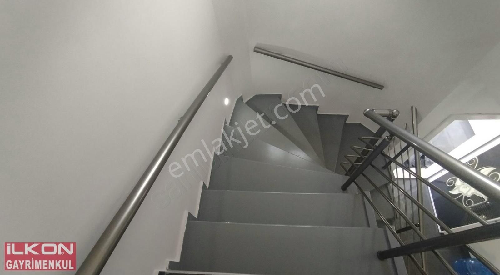 Foça'da Cadde Üstünde İlkon'dan Satılık 3+1 Lüks Villa Ve Dükkan - Görsel 23