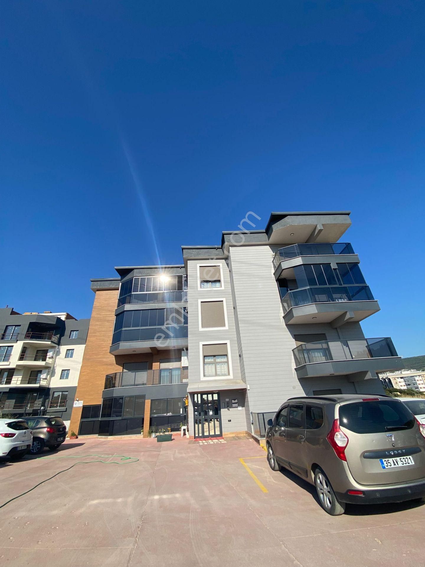 Yeni Mahallede Satılık 2+1 Kapalı Mutfak Lüx Daire
