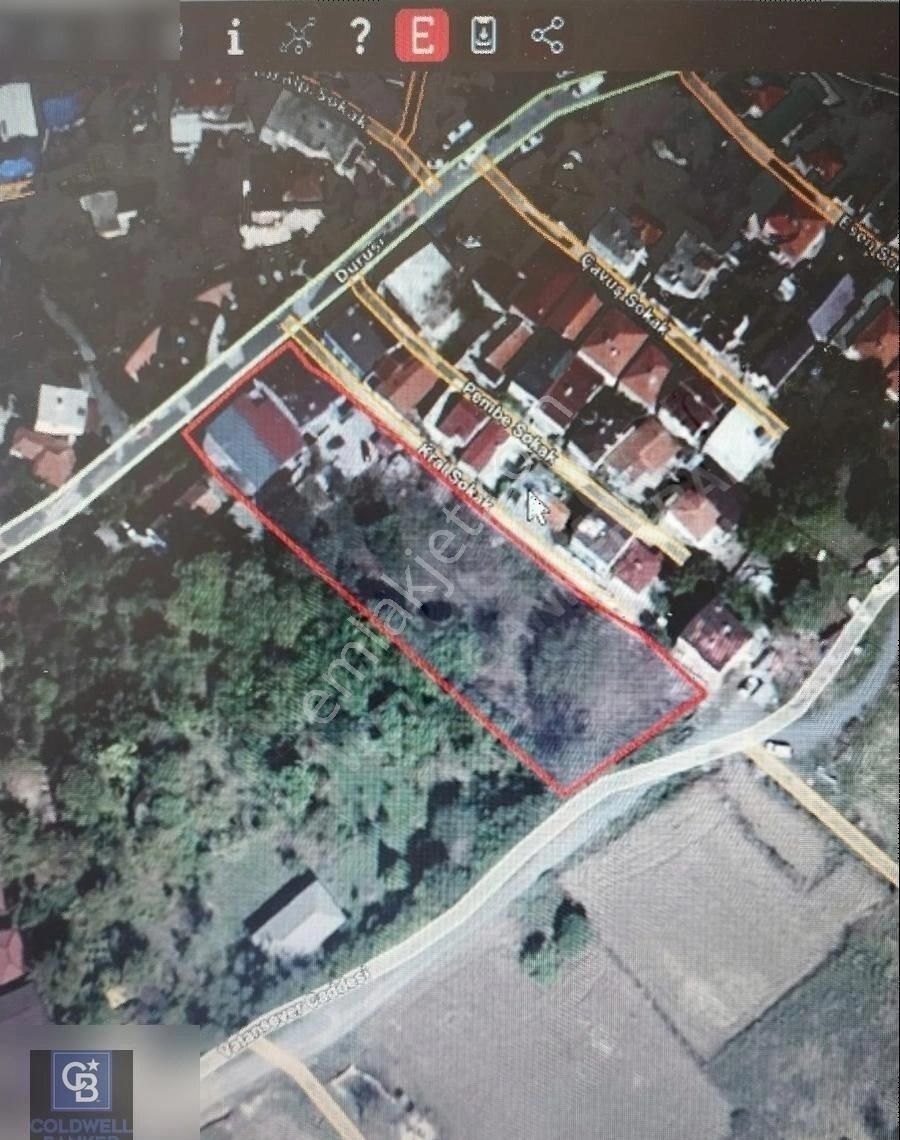Satılık Arnavutköy Bölgesinde Durusu Köy İçinde Hisseli Tarla