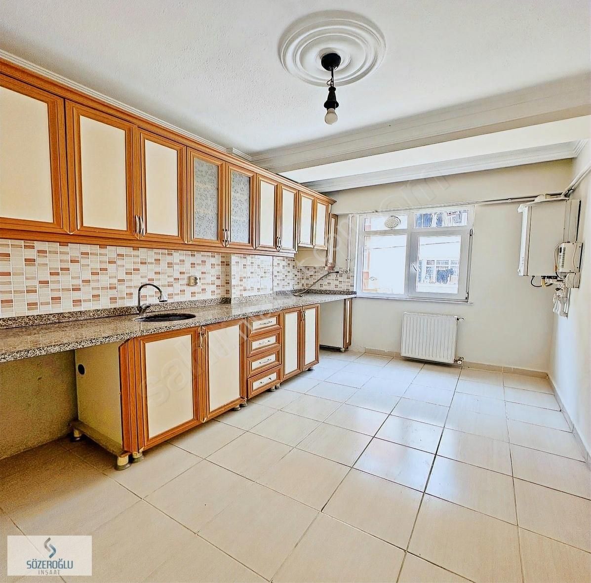 Esenyurt Kıraç Battalgazi Mah. 1.kat 2+1 115m2 2.440.000 Tl