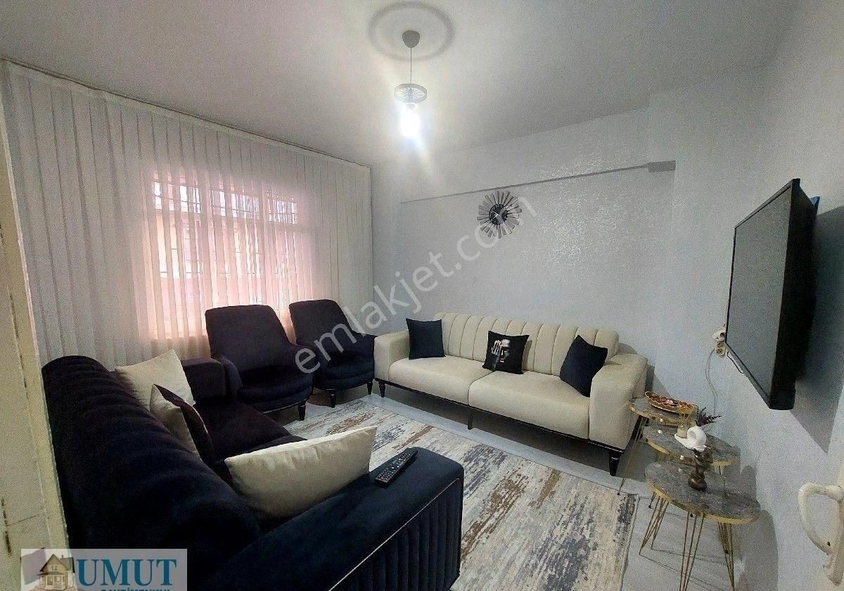 Gazi Osman Paşa Küçük Köy Yeni Mah De Acil Satılık Yüksek Giriş Kat Torak Tapulu 2+1 85 M2