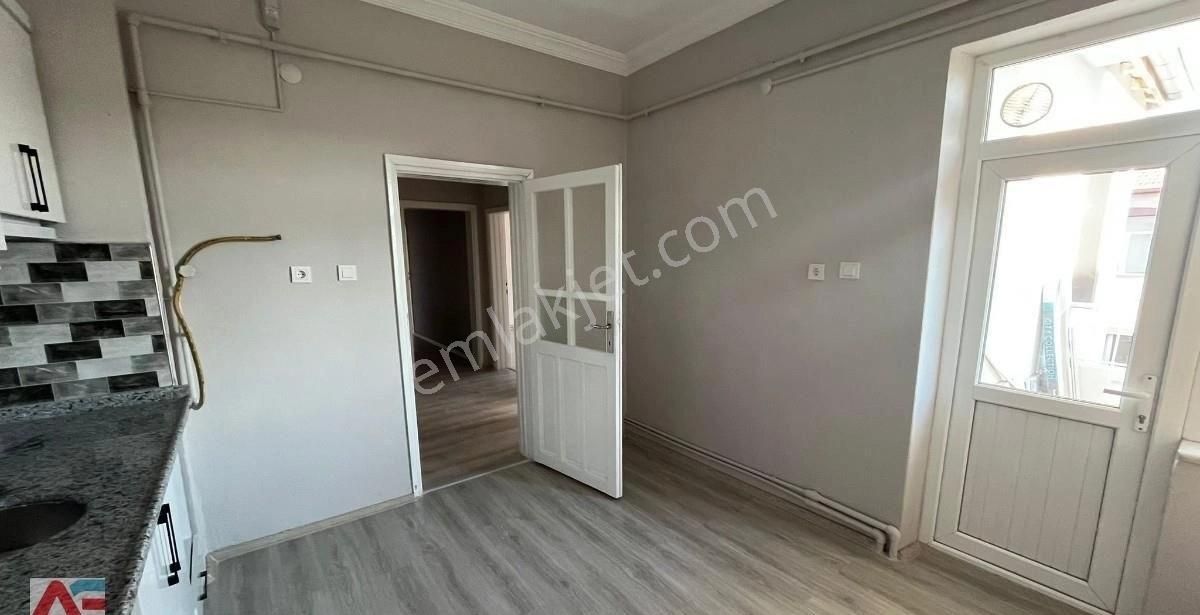 Salı Pazarına Çok Yakın!! İçi Ful Yapılı 3+1 Satılık Daire