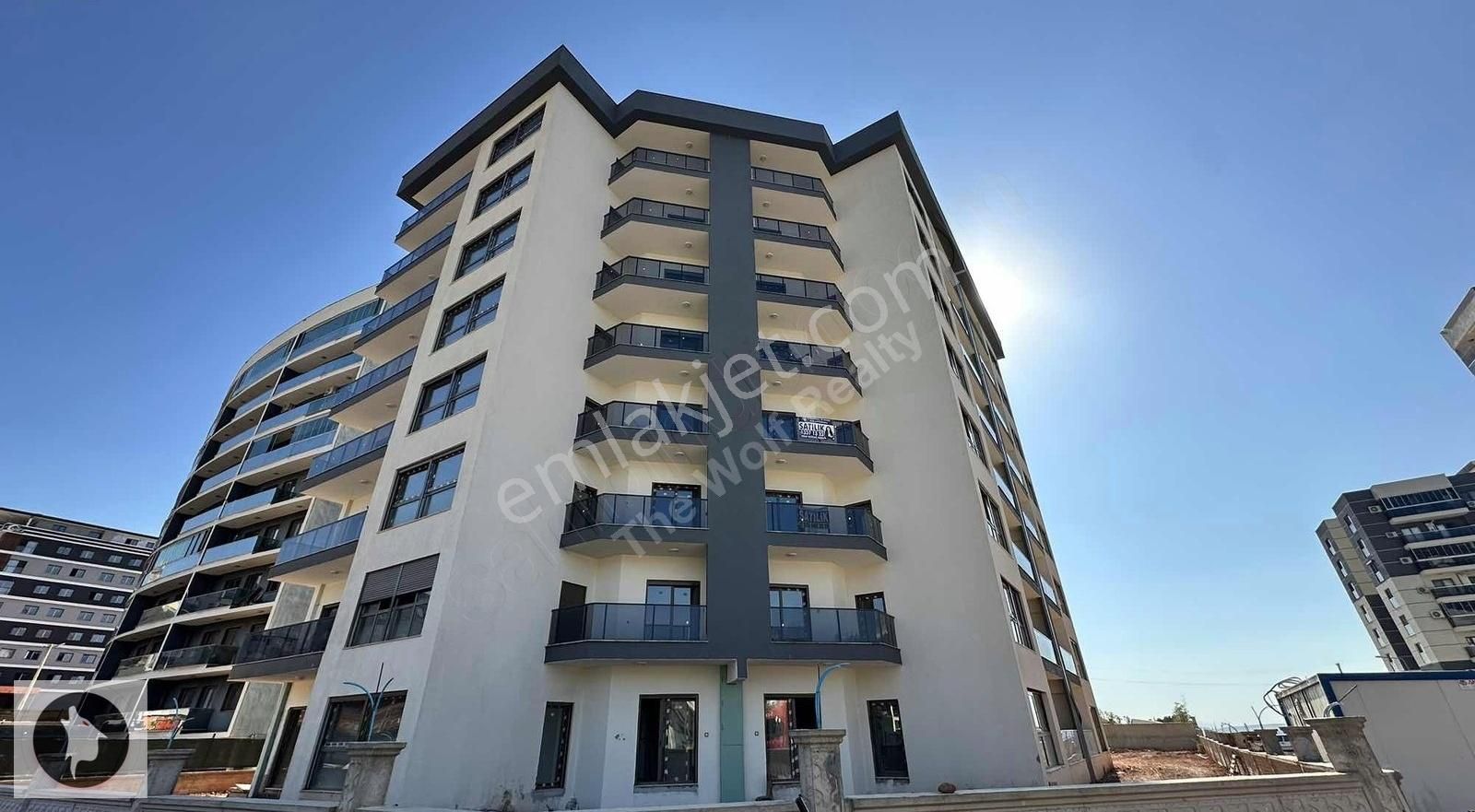 Menemen Gazi Mahallesi Havuzlu Sitede Satılık 3+1 Daire
