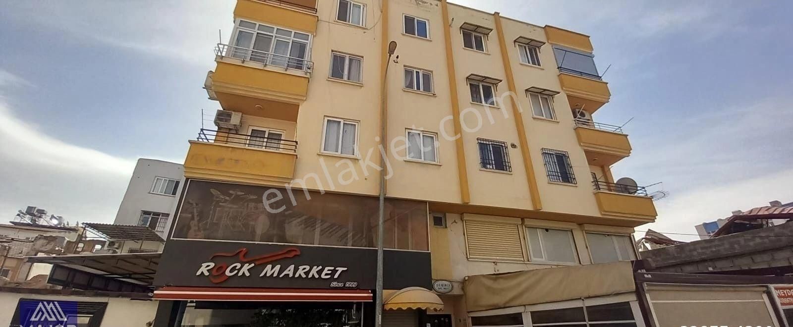 Majör Gayrimenkul'den Çarşı Merkez'de Eşyalı 2+1 Kiralık Doğal Gazlı Ara Kat Daire