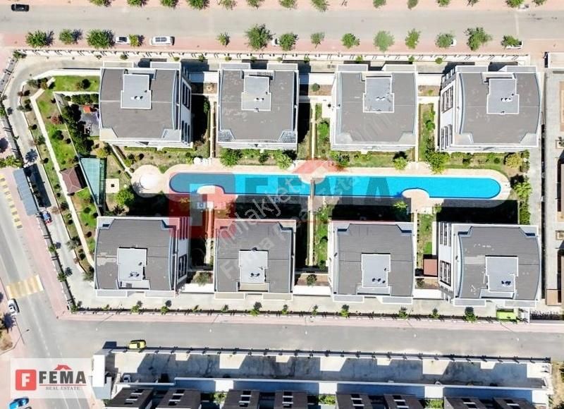 Uncalıda Lüks Sitede Satılık 3+1 Daire