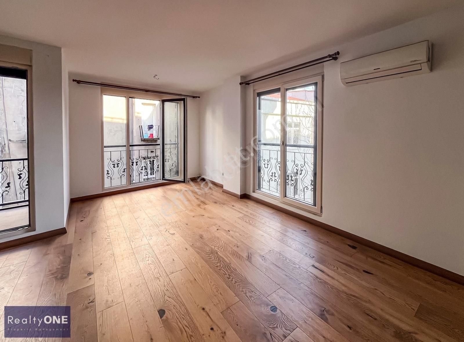 R-one Galata Yeni Binada Kapalı Otoparklı 2+1 Kiralık Daire-eng