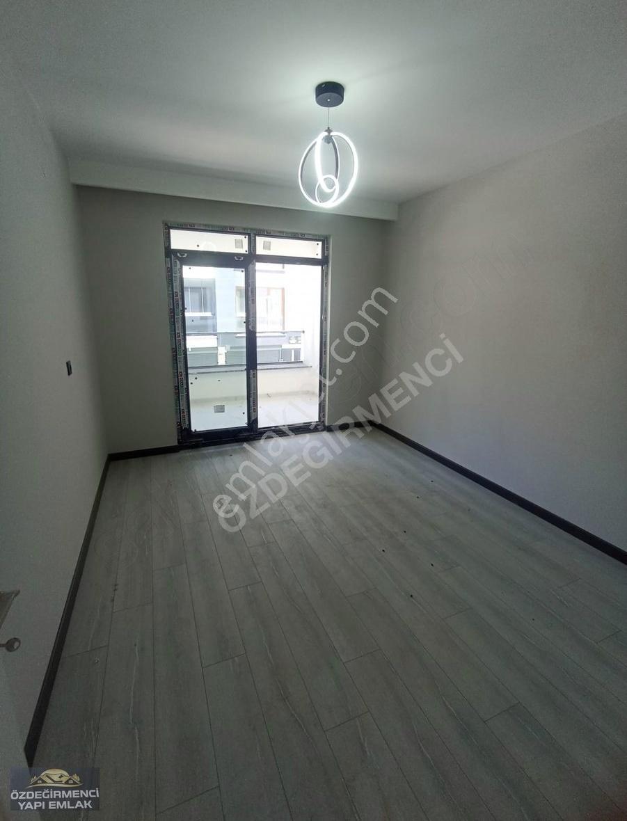 Özdeğirmenci Yapı-emlaktan Satılık Ultra Lüx 3+1 150 M2 Daire