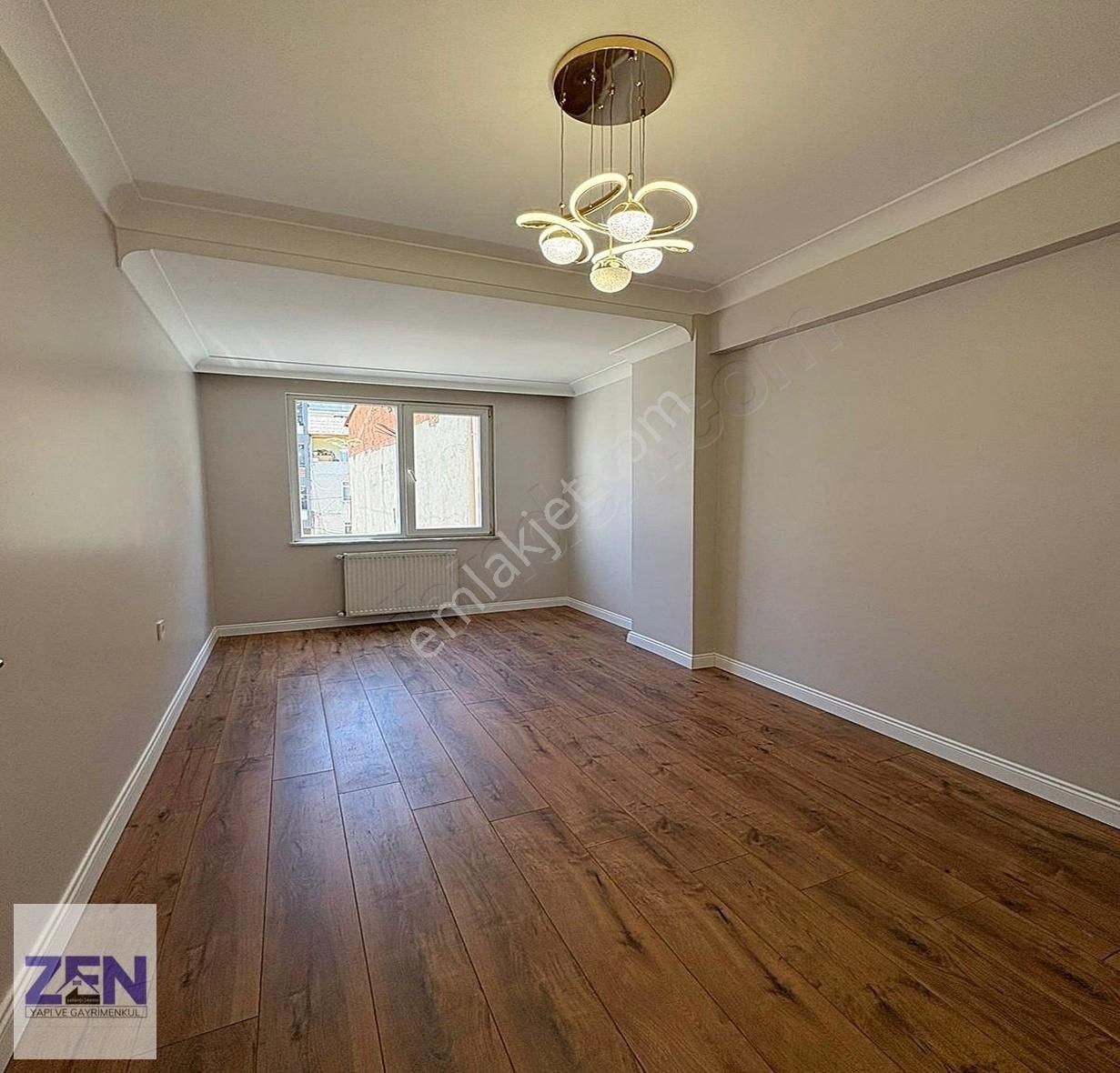 Zen Yapıdan Metrobüse Yakın Balkonlu 2+1 Satılık Ara Kat Daire ! - Görsel 5