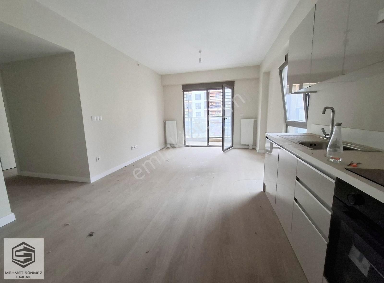 Suryapı Caddesinde Katta 2+1 Boş Kiralık Daire