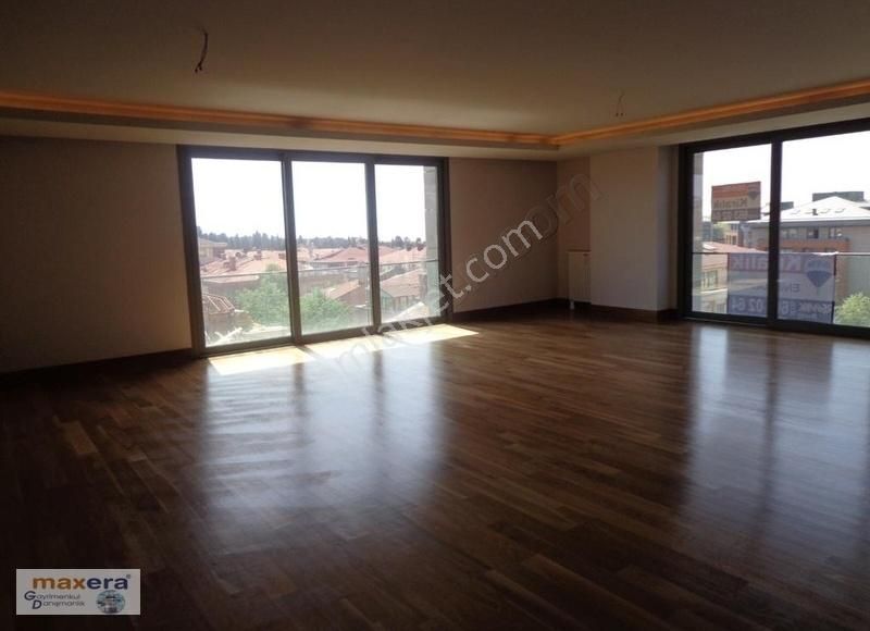 Florya Ekşinar Konakların Da Deniz Ve Orman Manzaralı 4+1 258m2