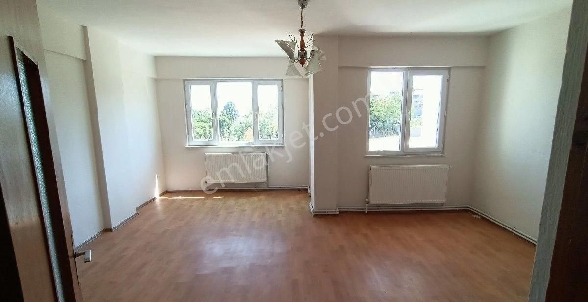 Muratlı Caddesi Üzerinde 3+1 Deniz Manzaralı Kiralık Daire