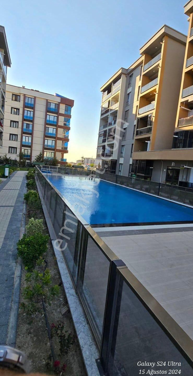 Çerkezköy Cumhuriyet Mahallesi Tepe Bölgesi Site İçerisinde 1+1