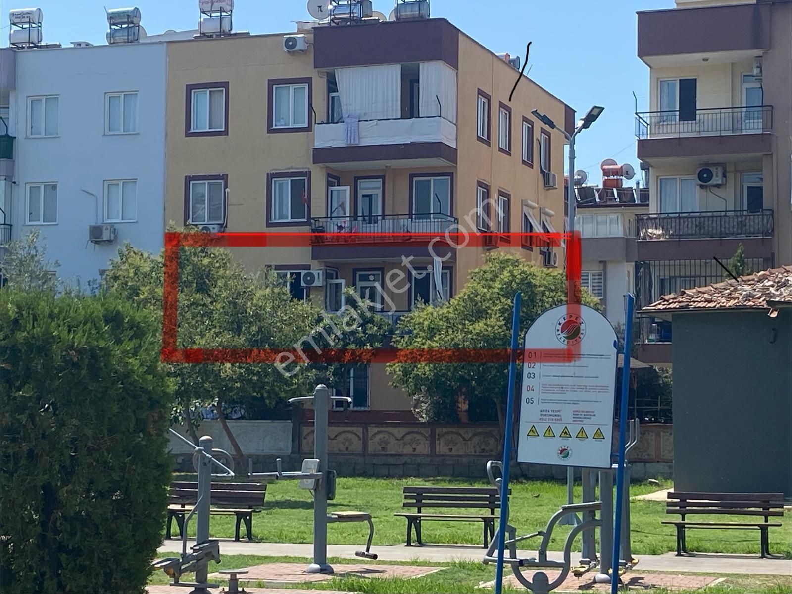 Kepez Emek Mahallesinde Geniş Satılık 2+1 Daire