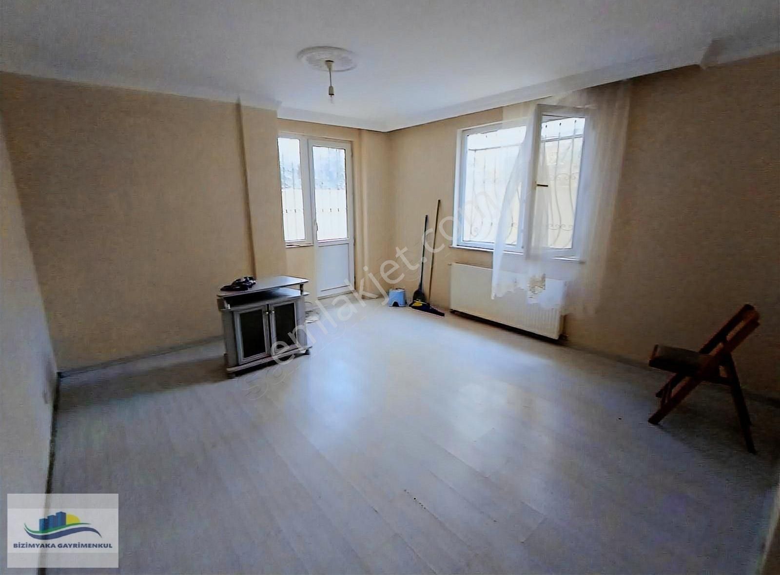 Sarıgazi'de Bahçede Kullanımlı 2+1 Daire