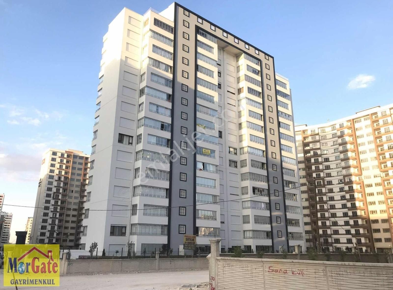 Şeker Mh Satılık 4,5+1 Ultra Lüks Site İçi Arakat Daire