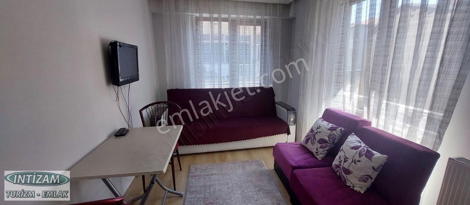 Çarşı Merkezde 1+1 Herşey Dahil Kız Apartı