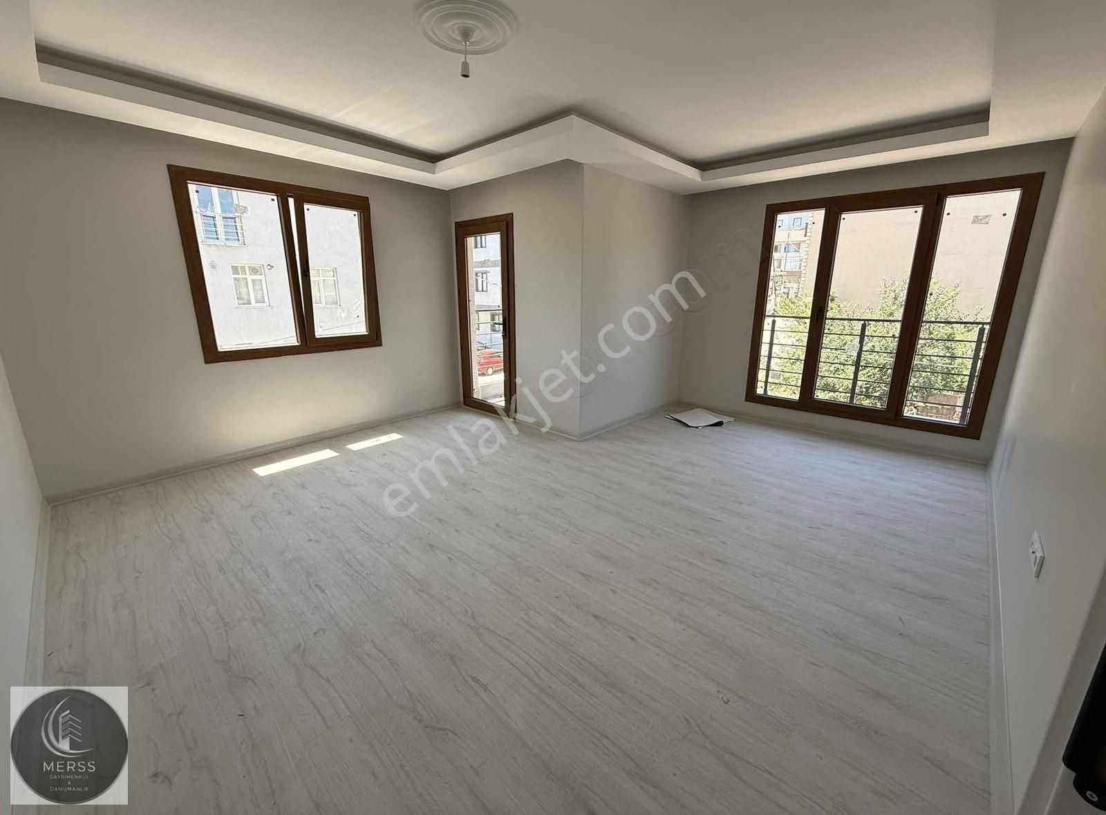 Sultanbeylı Mımar Sınan Mahallesı'nde 2 + 1 Daıre Satılıktır.