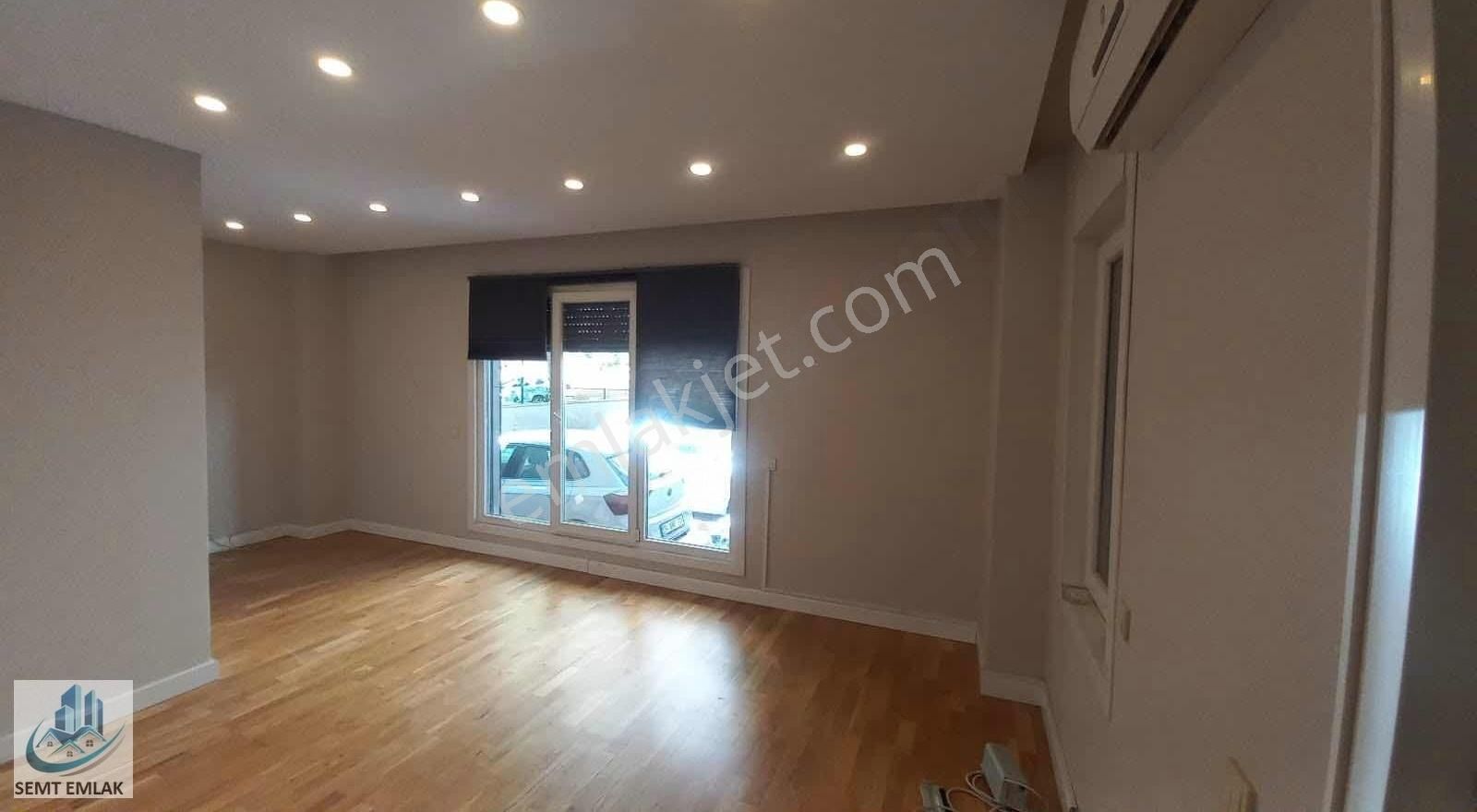 Semt Emlaktan Feneryolu'da Geniş 1+1 Lüks Kiralık Daire