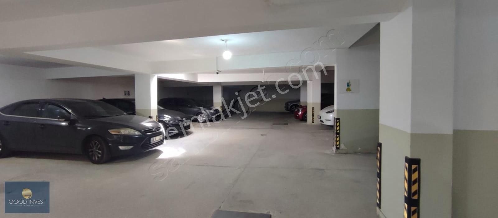 Çukurambar Merkezde Geniş Boş 4+1 Kiralık Daire