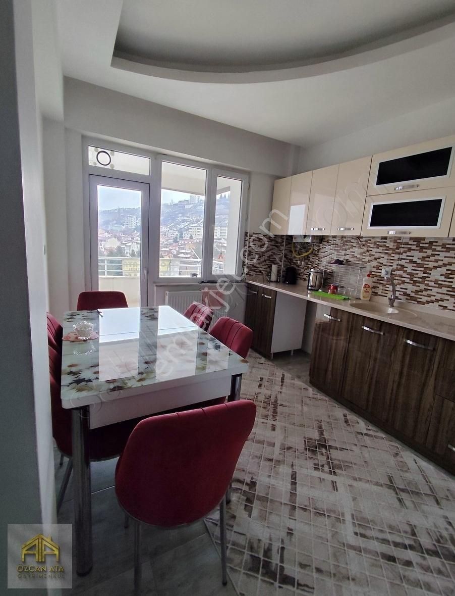 Özcan Ata'dan Tavlusun Mahallesinde Cadde Üstü Satılık 3+1 Daire