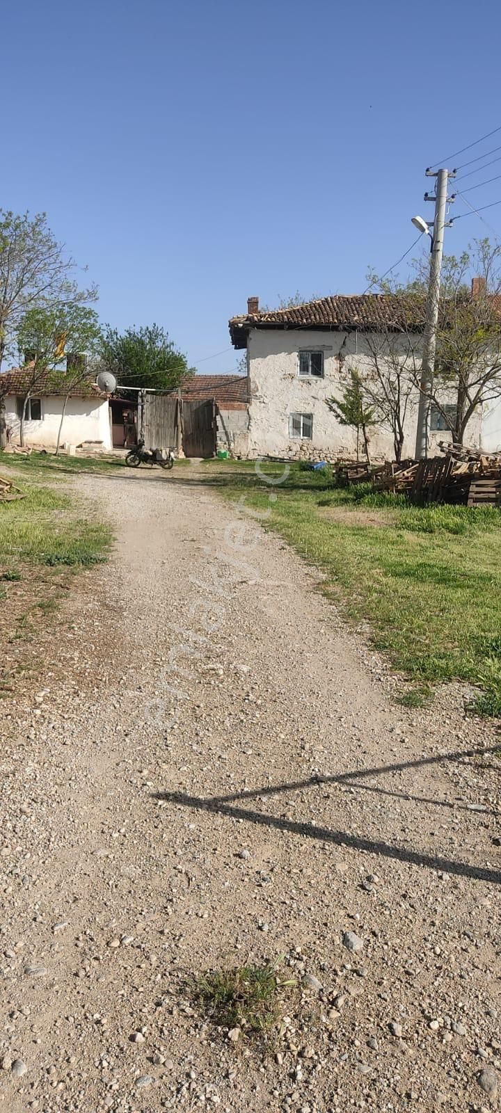 Afyon Dazkırı Bozan Köyünde 2 Parsel Birleşik Arsa Satılık - Görsel 12