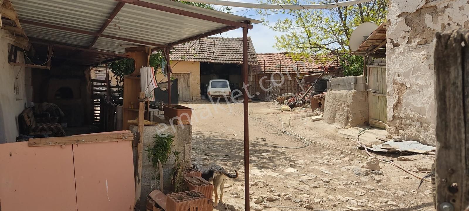 Afyon Dazkırı Bozan Köyünde 2 Parsel Birleşik Arsa Satılık - Görsel 5