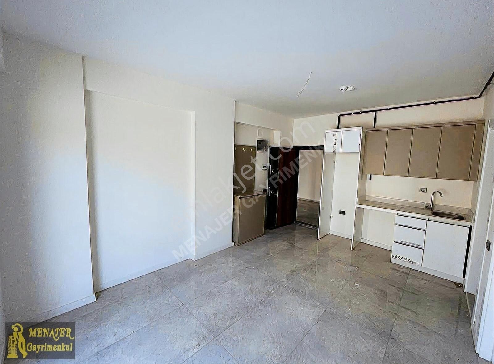 Menajerden Eski Mezitli Mh'de 1+1 Eşyasız Kiralık Daire